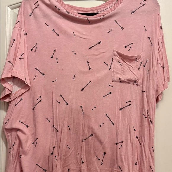 ELF Tops - ELF Pink Graphic T-Shirt
